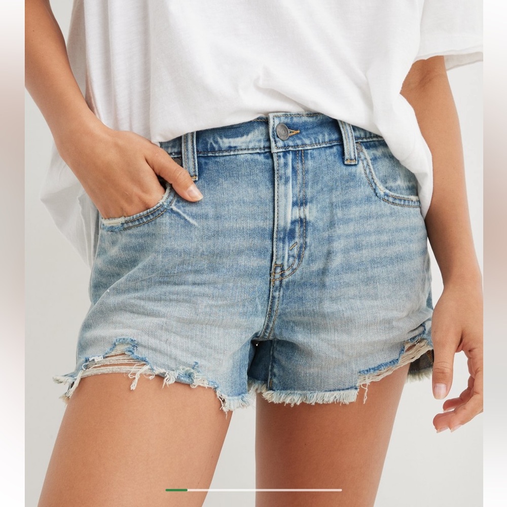 Aerie daydream slouchy distressed denim cut of shortS NO OFFERS. FINAL PRICE